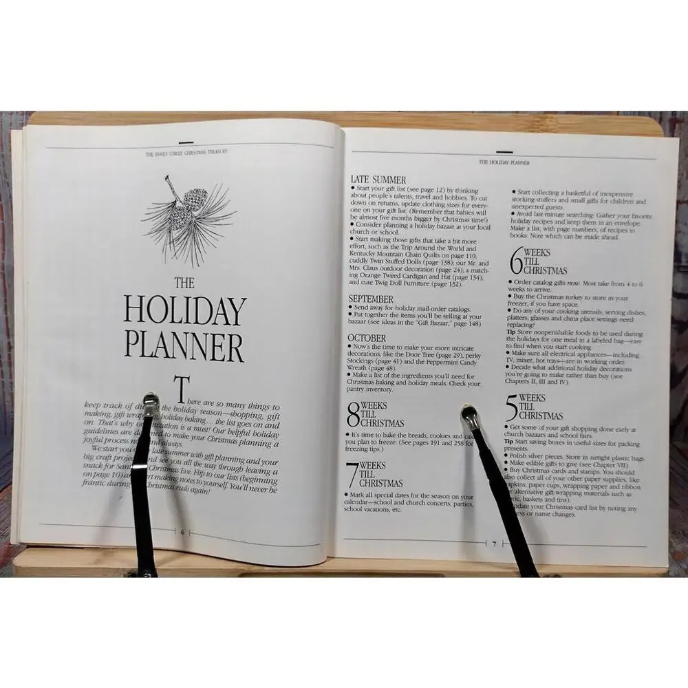 Family‎ Circle Christmas Treasury Book